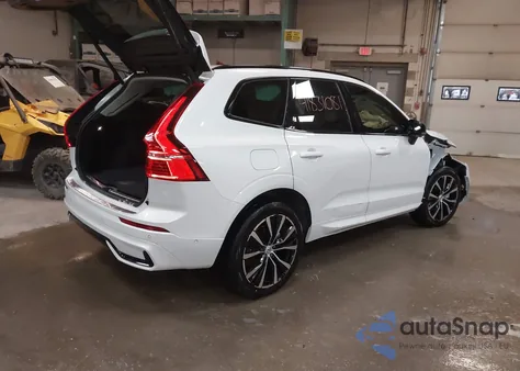 2025 Volvo Xc60 B5 Plus из США, поврежденный, VIN YV4M12RCXS1032908